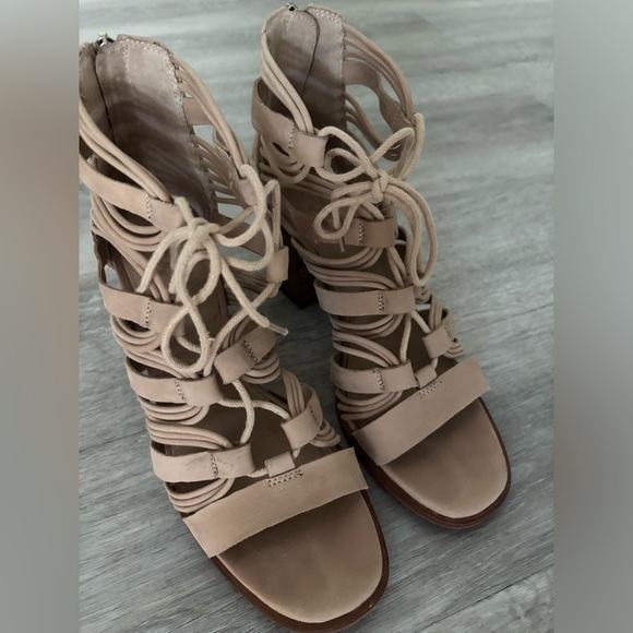 Vince Camuto Cage Sandals 8.5 - Picture 10 of 11